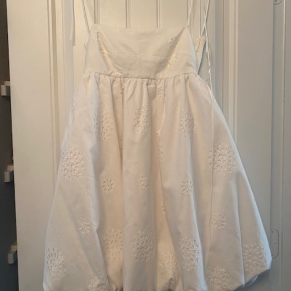 Zara Eyelet Open Back Balloon Hem Dress - S - NWOT - Picture 2 of 2